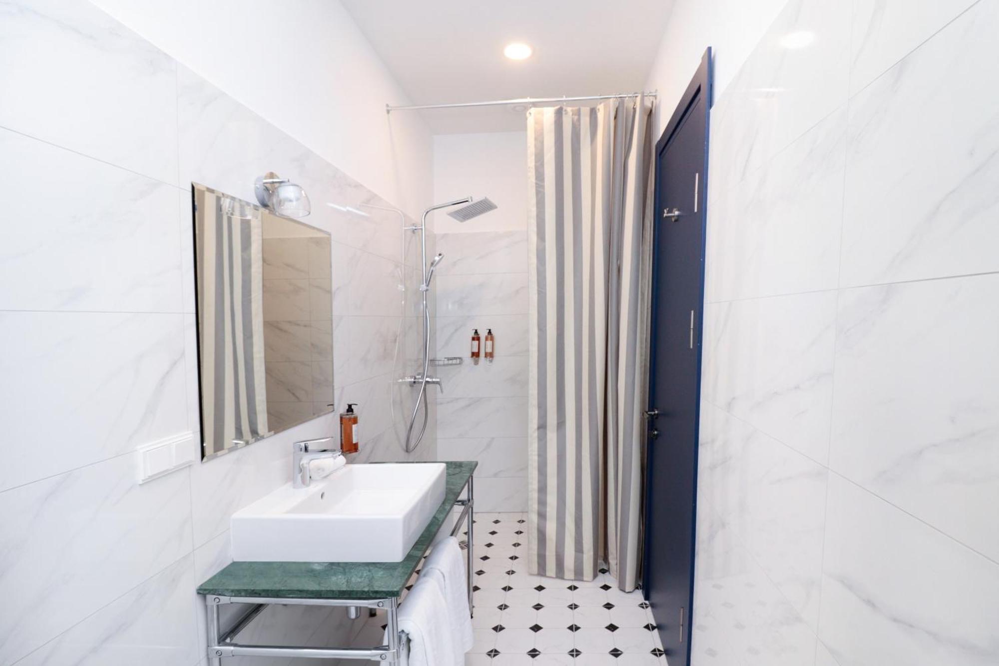 Margot Sololaki Hotel Tbilisi ภายนอก รูปภาพ